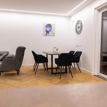 Neubau Apartment Mit Kamin Und Terrasse In Premium Lage Parkplatz Inklusive Bielefeld Exterior foto