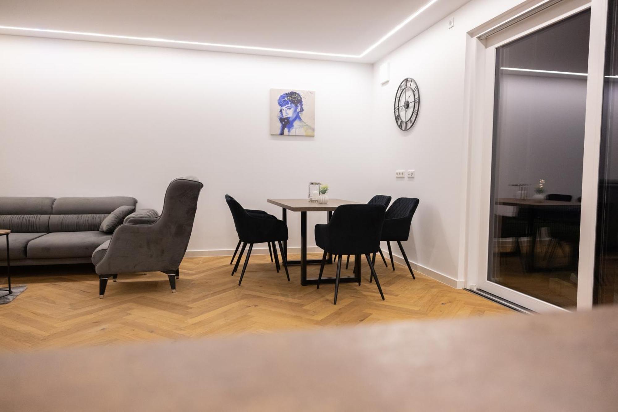 Neubau Apartment Mit Kamin Und Terrasse In Premium Lage Parkplatz Inklusive Bielefeld Exterior foto